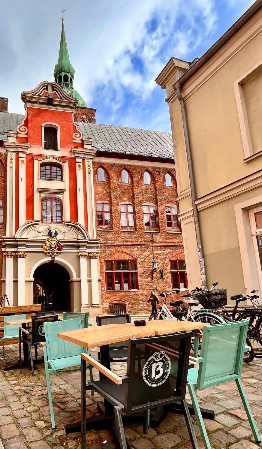 Pension Altstadt Moench In Top Lage Preis Inclusive 5 Prozent Bettensteuer Und Fruehstueck Штральзунд Экстерьер фото